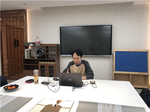 本次家长会请来了浙江师范大学杭州幼儿师范学院吕耀坚教授为家长们