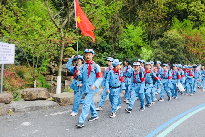 闪闪红星重走长征路杭州市文渊小学建党100周年系列活动曁春季社会