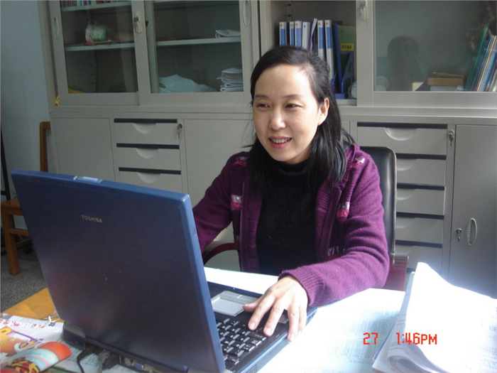 E:\中学\瓶窑中学\名师篇\名师篇\伍海燕.jpg